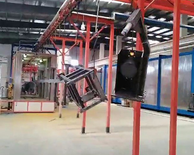 太倉上料進入自動手動噴漆視頻展示